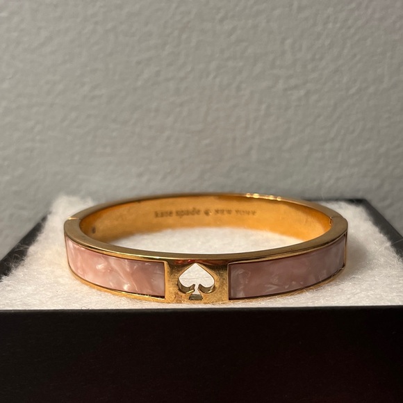 Kate Spade - Hole Punch Spade Hinge Bangle - Picture 2 of 6